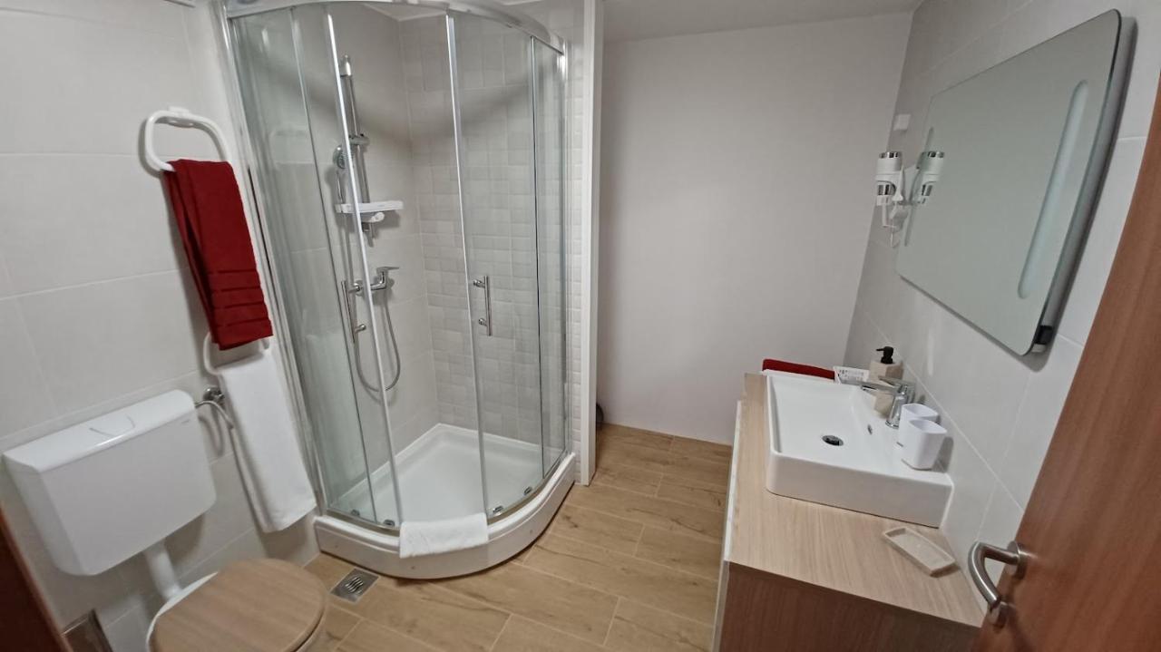 Amaryllis Residence, Apartment Diana & Deluxe Rooms With Shared Kitchen Вели-Лошинь Экстерьер фото